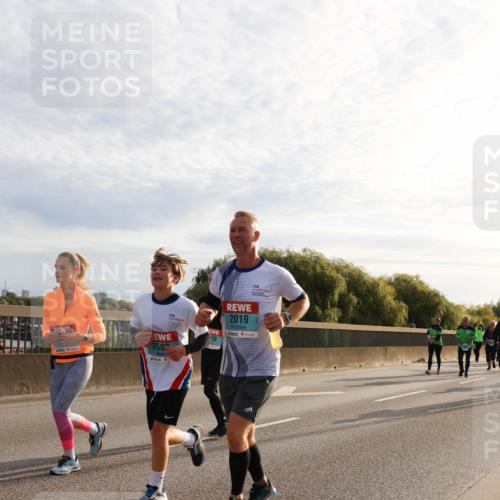 03.10.2024 - Köhlbrandbrückenlauf Miley Keyser http://msf.ph/oto/7158087 03.10.2024 09:20:31 Position 3 3502, 50, 2019 meine-sportfotos.de