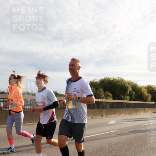 03.10.2024 - Köhlbrandbrückenlauf Miley Keyser http://msf.ph/oto/7158089 03.10.2024 09:20:31 Position 3  meine-sportfotos.de