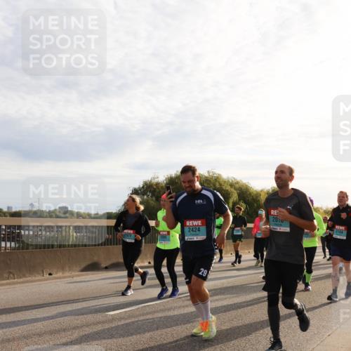 03.10.2024 - Köhlbrandbrückenlauf Miley Keyser http://msf.ph/oto/7158107 03.10.2024 09:20:38 Position 3 2920, 2505, 2010, 3184, 2424, 29 meine-sportfotos.de