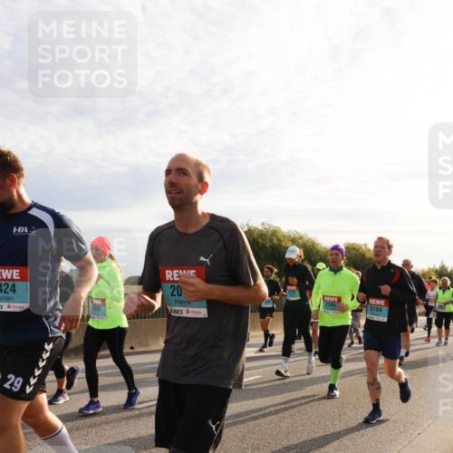 03.10.2024 - Köhlbrandbrückenlauf Miley Keyser http://msf.ph/oto/7158111 03.10.2024 09:20:38 Position 3 424, 20, 1505, 29, 3727, 3395, 3184 meine-sportfotos.de