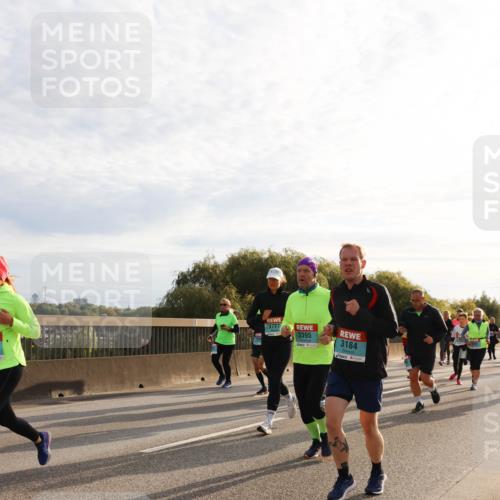 03.10.2024 - Köhlbrandbrückenlauf Miley Keyser http://msf.ph/oto/7158113 03.10.2024 09:20:39 Position 3 3727, 3395, 3184 meine-sportfotos.de