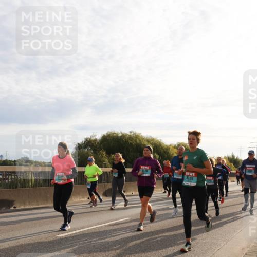 03.10.2024 - Köhlbrandbrückenlauf Miley Keyser http://msf.ph/oto/7158133 03.10.2024 09:20:44 Position 3 3178, 3239 meine-sportfotos.de