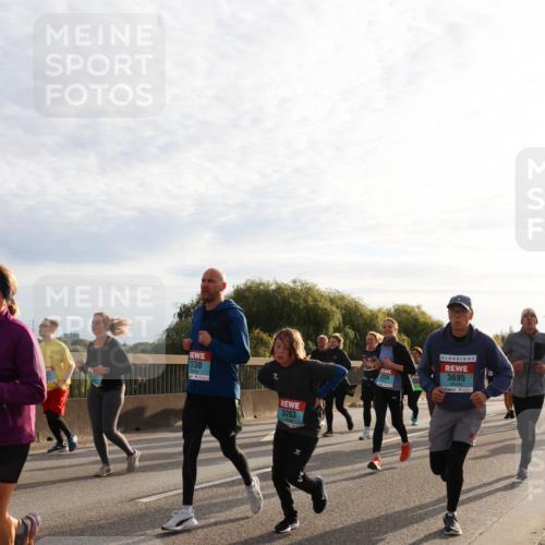 03.10.2024 - Köhlbrandbrückenlauf Miley Keyser http://msf.ph/oto/7158140 03.10.2024 09:20:45 Position 3 2730, 3263, 1228, 3695 meine-sportfotos.de