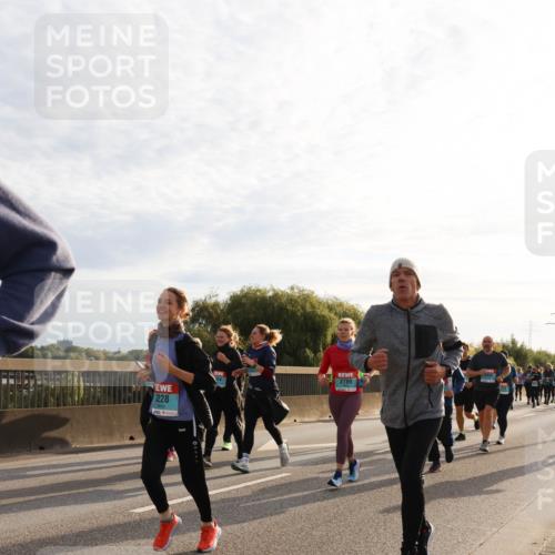 03.10.2024 - Köhlbrandbrückenlauf Miley Keyser http://msf.ph/oto/7158146 03.10.2024 09:20:47 Position 3 1228, 2789 meine-sportfotos.de
