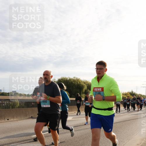 03.10.2024 - Köhlbrandbrückenlauf Miley Keyser http://msf.ph/oto/7158161 03.10.2024 09:20:50 Position 3 2990, 3146 meine-sportfotos.de