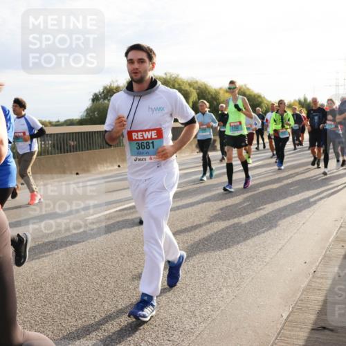 03.10.2024 - Köhlbrandbrückenlauf Miley Keyser http://msf.ph/oto/7158274 03.10.2024 09:21:21 Position 3 267, 3681, 2152, 2972 meine-sportfotos.de