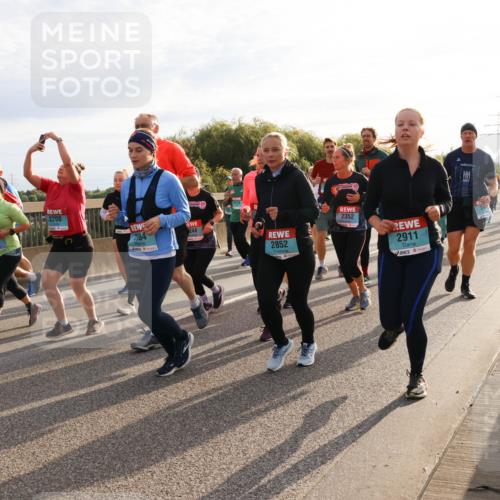 03.10.2024 - Köhlbrandbrückenlauf Miley Keyser http://msf.ph/oto/7158300 03.10.2024 09:21:28 Position 3 2246, 3200, 3461, 284, 244, 2852, 2352, 2911 meine-sportfotos.de