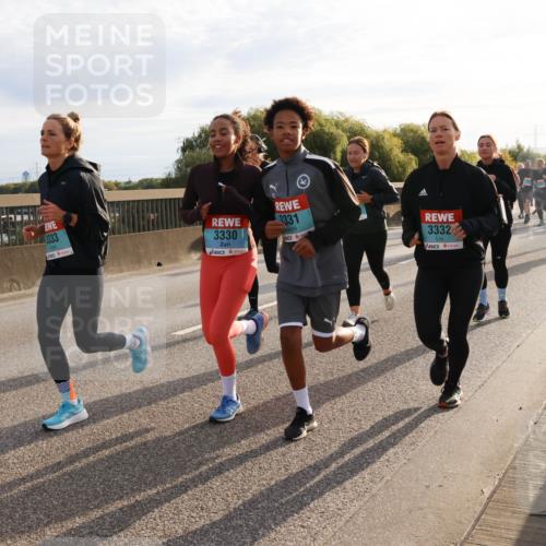 03.10.2024 - Köhlbrandbrückenlauf Miley Keyser http://msf.ph/oto/7158324 03.10.2024 09:21:35 Position 3 3333, 3331, 3330, 3332 meine-sportfotos.de