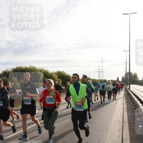 03.10.2024 - Köhlbrandbrückenlauf Miley Keyser http://msf.ph/oto/7158407 03.10.2024 09:22:08 Position 3 3633, 1815, 1726 meine-sportfotos.de