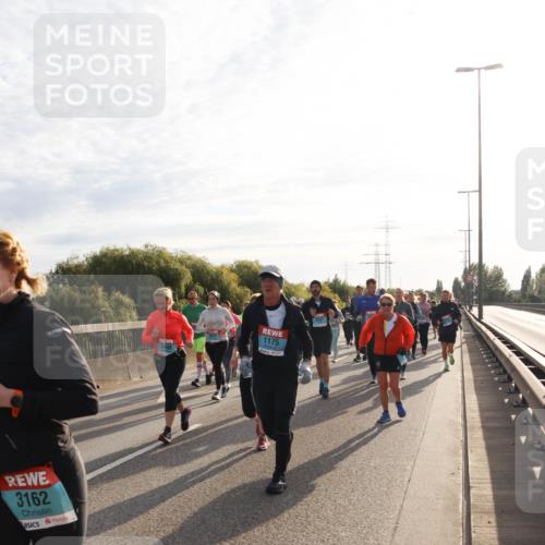 03.10.2024 - Köhlbrandbrückenlauf Miley Keyser http://msf.ph/oto/7158434 03.10.2024 09:22:19 Position 3 3162, 3498, 1175 meine-sportfotos.de