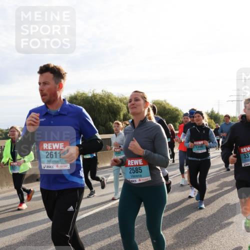 03.10.2024 - Köhlbrandbrückenlauf Miley Keyser http://msf.ph/oto/7158444 03.10.2024 09:22:23 Position 3 2525, 2611, 2588, 2585, 1396, 337 meine-sportfotos.de