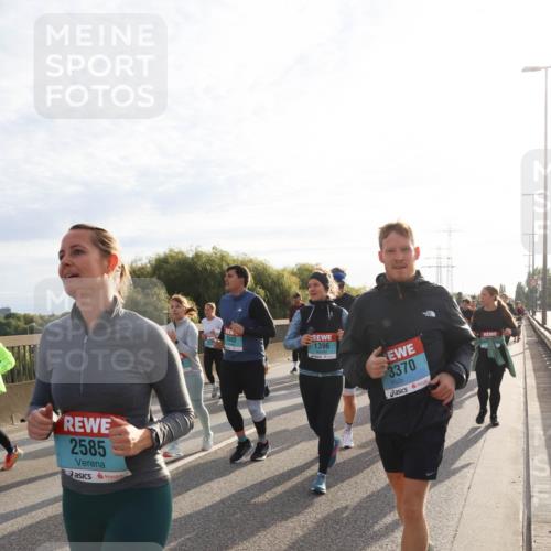 03.10.2024 - Köhlbrandbrückenlauf Miley Keyser http://msf.ph/oto/7158446 03.10.2024 09:22:23 Position 3 2585, 1396, 3370 meine-sportfotos.de