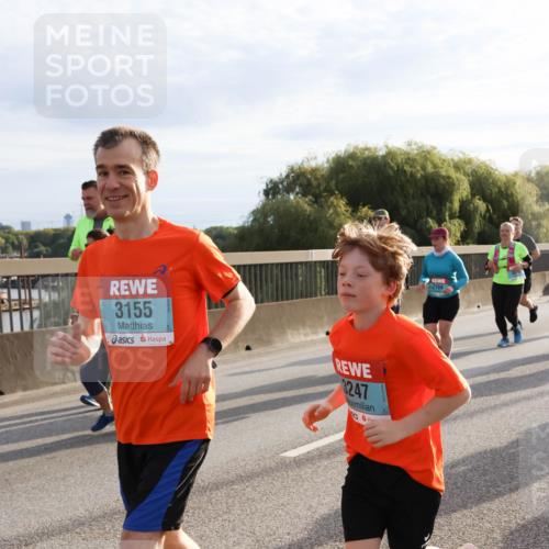 03.10.2024 - Köhlbrandbrückenlauf Miley Keyser http://msf.ph/oto/7158478 03.10.2024 09:22:33 Position 3 3155, 3247, 2168 meine-sportfotos.de