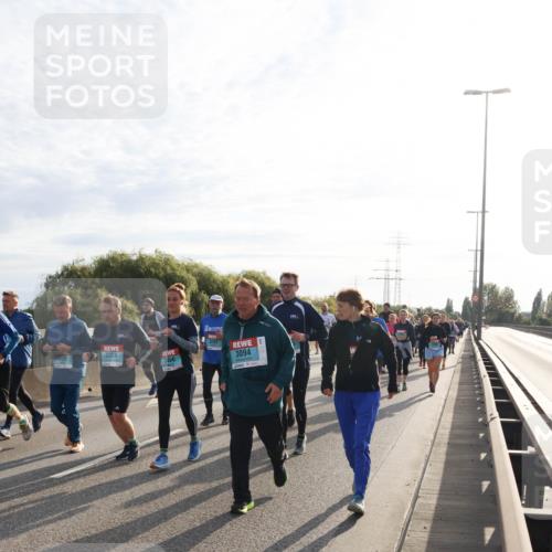 03.10.2024 - Köhlbrandbrückenlauf Miley Keyser http://msf.ph/oto/7158551 03.10.2024 09:22:59 Position 3 3324, 3291, 3456, 3094 meine-sportfotos.de