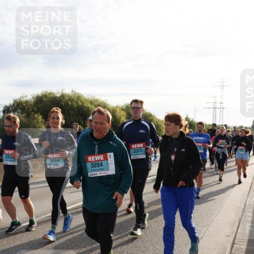 03.10.2024 - Köhlbrandbrückenlauf Miley Keyser http://msf.ph/oto/7158553 03.10.2024 09:22:59 Position 3 3324, 3456, 3094, 3325, 178 meine-sportfotos.de