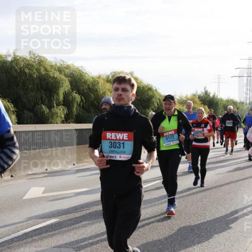 03.10.2024 - Köhlbrandbrückenlauf Miley Keyser http://msf.ph/oto/7158580 03.10.2024 09:23:09 Position 3 3031, 3172, 3422 meine-sportfotos.de