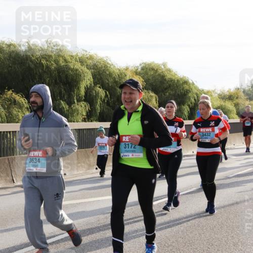 03.10.2024 - Köhlbrandbrückenlauf Miley Keyser http://msf.ph/oto/7158583 03.10.2024 09:23:10 Position 3 3634, 2376, 3172, 3432 meine-sportfotos.de
