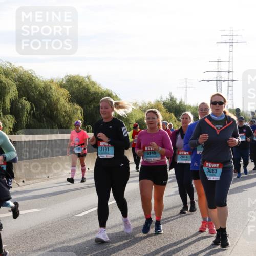 03.10.2024 - Köhlbrandbrückenlauf Miley Keyser http://msf.ph/oto/7158614 03.10.2024 09:23:20 Position 3 3191, 3145, 2814, 3083 meine-sportfotos.de
