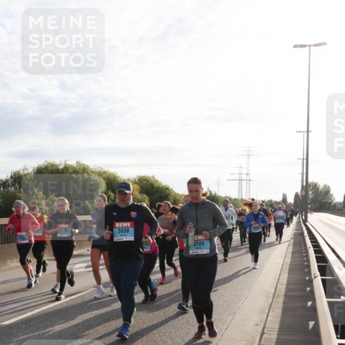 03.10.2024 - Köhlbrandbrückenlauf Miley Keyser http://msf.ph/oto/7158642 03.10.2024 09:23:27 Position 3 730, 3030, 3109 meine-sportfotos.de