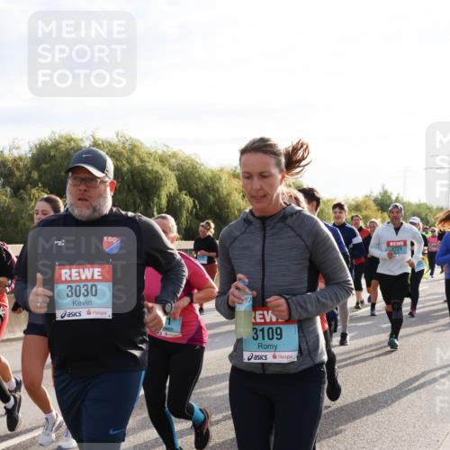 03.10.2024 - Köhlbrandbrückenlauf Miley Keyser http://msf.ph/oto/7158647 03.10.2024 09:23:27 Position 3 1, 3030, 3109, 2721 meine-sportfotos.de