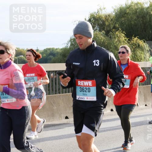 03.10.2024 - Köhlbrandbrückenlauf Miley Keyser http://msf.ph/oto/7158697 03.10.2024 09:23:39 Position 3 13, 3436, 3620, 8 meine-sportfotos.de