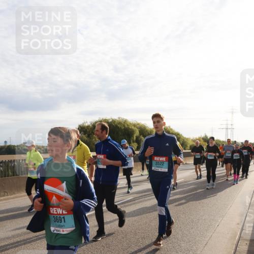 03.10.2024 - Köhlbrandbrückenlauf Miley Keyser http://msf.ph/oto/7158709 03.10.2024 09:23:43 Position 3 3691, 3522 meine-sportfotos.de