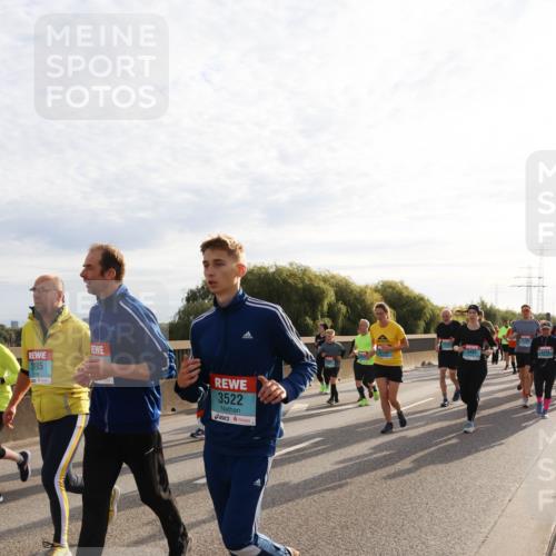 03.10.2024 - Köhlbrandbrückenlauf Miley Keyser http://msf.ph/oto/7158713 03.10.2024 09:23:44 Position 3 2495, 3522, 3489, 2474 meine-sportfotos.de