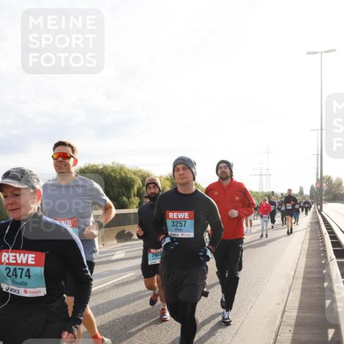 03.10.2024 - Köhlbrandbrückenlauf Miley Keyser http://msf.ph/oto/7158731 03.10.2024 09:23:48 Position 3 2474, 2954, 3257 meine-sportfotos.de
