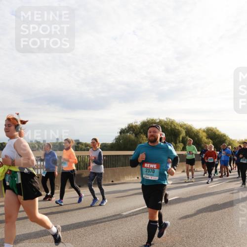 03.10.2024 - Köhlbrandbrückenlauf Miley Keyser http://msf.ph/oto/7158761 03.10.2024 09:24:00 Position 3 2370 meine-sportfotos.de
