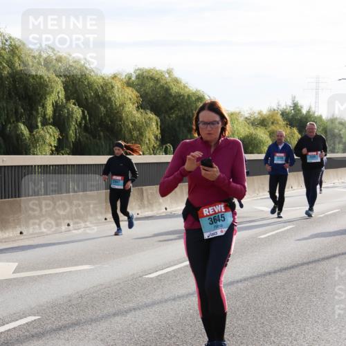 03.10.2024 - Köhlbrandbrückenlauf Miley Keyser http://msf.ph/oto/7158854 03.10.2024 09:24:37 Position 3 2887, 3645, 3599, 3509 meine-sportfotos.de