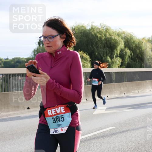 03.10.2024 - Köhlbrandbrückenlauf Miley Keyser http://msf.ph/oto/7163779 03.10.2024 09:24:39 Position 3 3645, 2887 meine-sportfotos.de