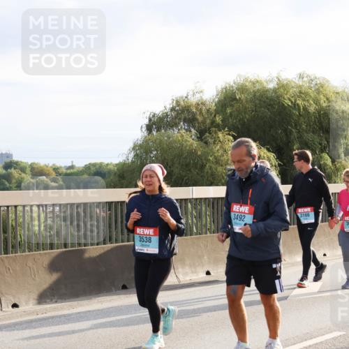 03.10.2024 - Köhlbrandbrückenlauf Miley Keyser http://msf.ph/oto/7163955 03.10.2024 09:24:56 Position 3 3538, 3492, 3166, 36 meine-sportfotos.de