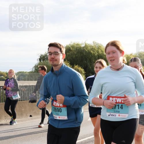 03.10.2024 - Köhlbrandbrückenlauf Miley Keyser http://msf.ph/oto/7163973 03.10.2024 09:24:58 Position 3 5416, 2690, 714 meine-sportfotos.de