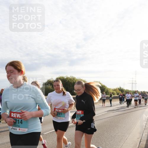 03.10.2024 - Köhlbrandbrückenlauf Miley Keyser http://msf.ph/oto/7163984 03.10.2024 09:24:58 Position 3 714, 281, 3278 meine-sportfotos.de
