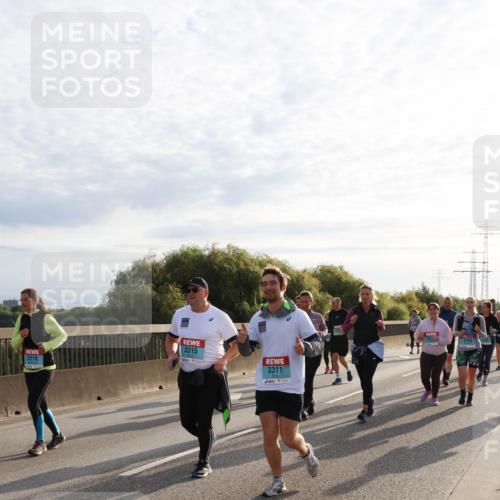 03.10.2024 - Köhlbrandbrückenlauf Miley Keyser http://msf.ph/oto/7164077 03.10.2024 09:25:05 Position 3 3315, 3118, 3311 meine-sportfotos.de