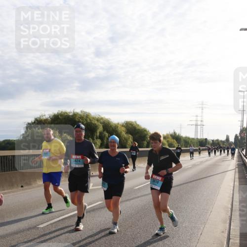 03.10.2024 - Köhlbrandbrückenlauf Miley Keyser http://msf.ph/oto/7164165 03.10.2024 09:25:16 Position 3 3685, 3624, 3616 meine-sportfotos.de