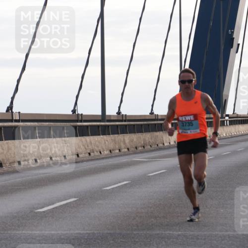 03.10.2024 - Köhlbrandbrückenlauf Matties Gatica Varas http://msf.ph/oto/7164365 03.10.2024 09:15:42 Position 2 3735 meine-sportfotos.de