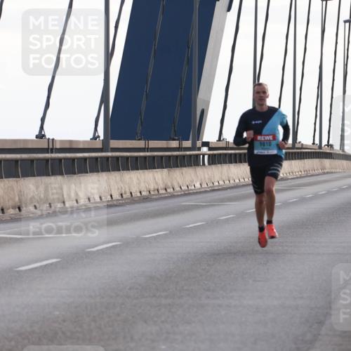 03.10.2024 - Köhlbrandbrückenlauf Matties Gatica Varas http://msf.ph/oto/7164459 03.10.2024 09:16:34 Position 2 1010 meine-sportfotos.de
