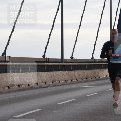 03.10.2024 - Köhlbrandbrückenlauf Matties Gatica Varas http://msf.ph/oto/7164483 03.10.2024 09:16:37 Position 2 1010 meine-sportfotos.de