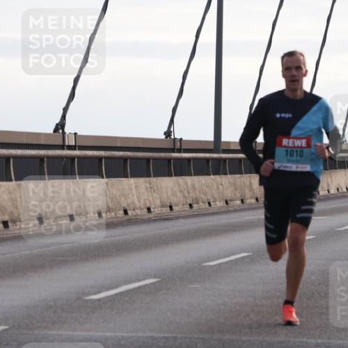 03.10.2024 - Köhlbrandbrückenlauf Matties Gatica Varas http://msf.ph/oto/7164498 03.10.2024 09:16:38 Position 2 1010, 14341 meine-sportfotos.de