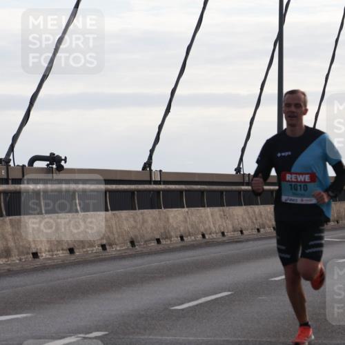 03.10.2024 - Köhlbrandbrückenlauf Matties Gatica Varas http://msf.ph/oto/7164508 03.10.2024 09:16:39 Position 2 1010 meine-sportfotos.de