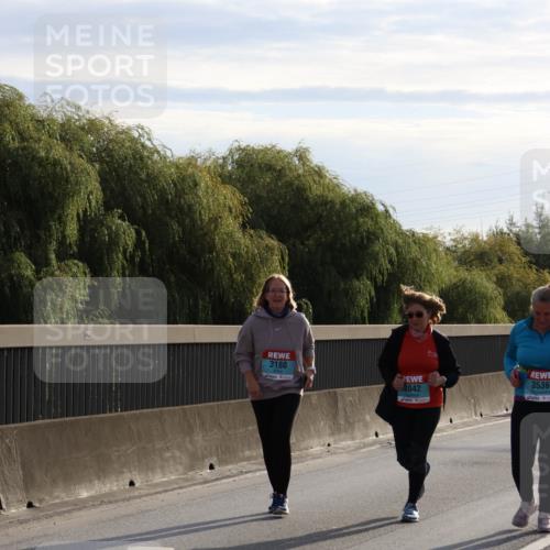 03.10.2024 - Köhlbrandbrückenlauf Miley Keyser http://msf.ph/oto/7164528 03.10.2024 09:26:25 Position 3 3180, 3536, 3042 meine-sportfotos.de