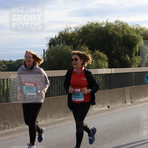 03.10.2024 - Köhlbrandbrückenlauf Miley Keyser http://msf.ph/oto/7164548 03.10.2024 09:26:28 Position 3 00, 3180, 3042 meine-sportfotos.de