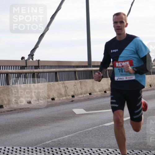 03.10.2024 - Köhlbrandbrückenlauf Matties Gatica Varas http://msf.ph/oto/7164551 03.10.2024 09:16:40 Position 2 101 meine-sportfotos.de
