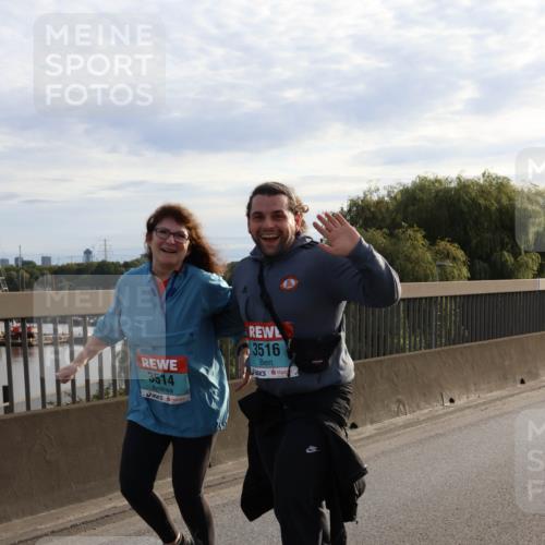 03.10.2024 - Köhlbrandbrückenlauf Miley Keyser http://msf.ph/oto/7164672 03.10.2024 09:26:53 Position 3 3514, 3516 meine-sportfotos.de