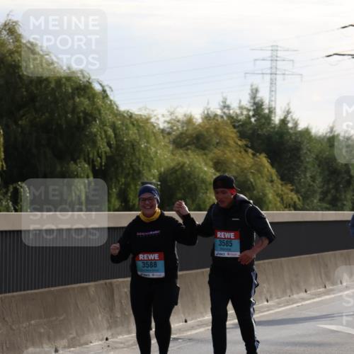 03.10.2024 - Köhlbrandbrückenlauf Miley Keyser http://msf.ph/oto/7164681 03.10.2024 09:27:03 Position 3 3585, 3588 meine-sportfotos.de