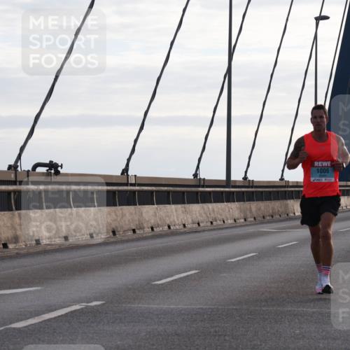 03.10.2024 - Köhlbrandbrückenlauf Matties Gatica Varas http://msf.ph/oto/7164710 03.10.2024 09:17:17 Position 2 1006 meine-sportfotos.de