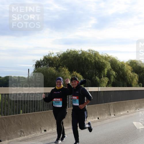 03.10.2024 - Köhlbrandbrückenlauf Miley Keyser http://msf.ph/oto/7164722 03.10.2024 09:27:07 Position 3 3588, 3585 meine-sportfotos.de