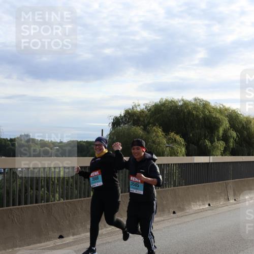 03.10.2024 - Köhlbrandbrückenlauf Miley Keyser http://msf.ph/oto/7164726 03.10.2024 09:27:07 Position 3 3588, 3585 meine-sportfotos.de
