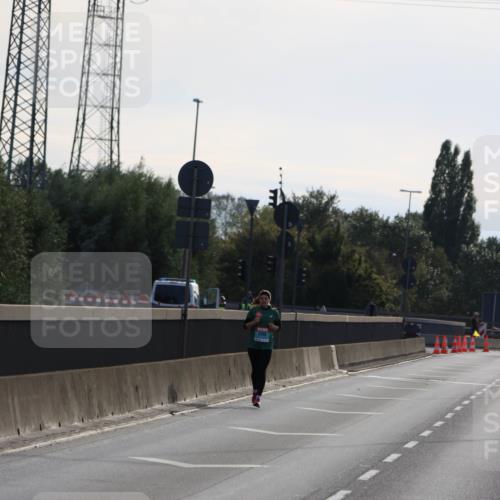 03.10.2024 - Köhlbrandbrückenlauf Miley Keyser http://msf.ph/oto/7164760 03.10.2024 09:28:26 Position 3  meine-sportfotos.de
